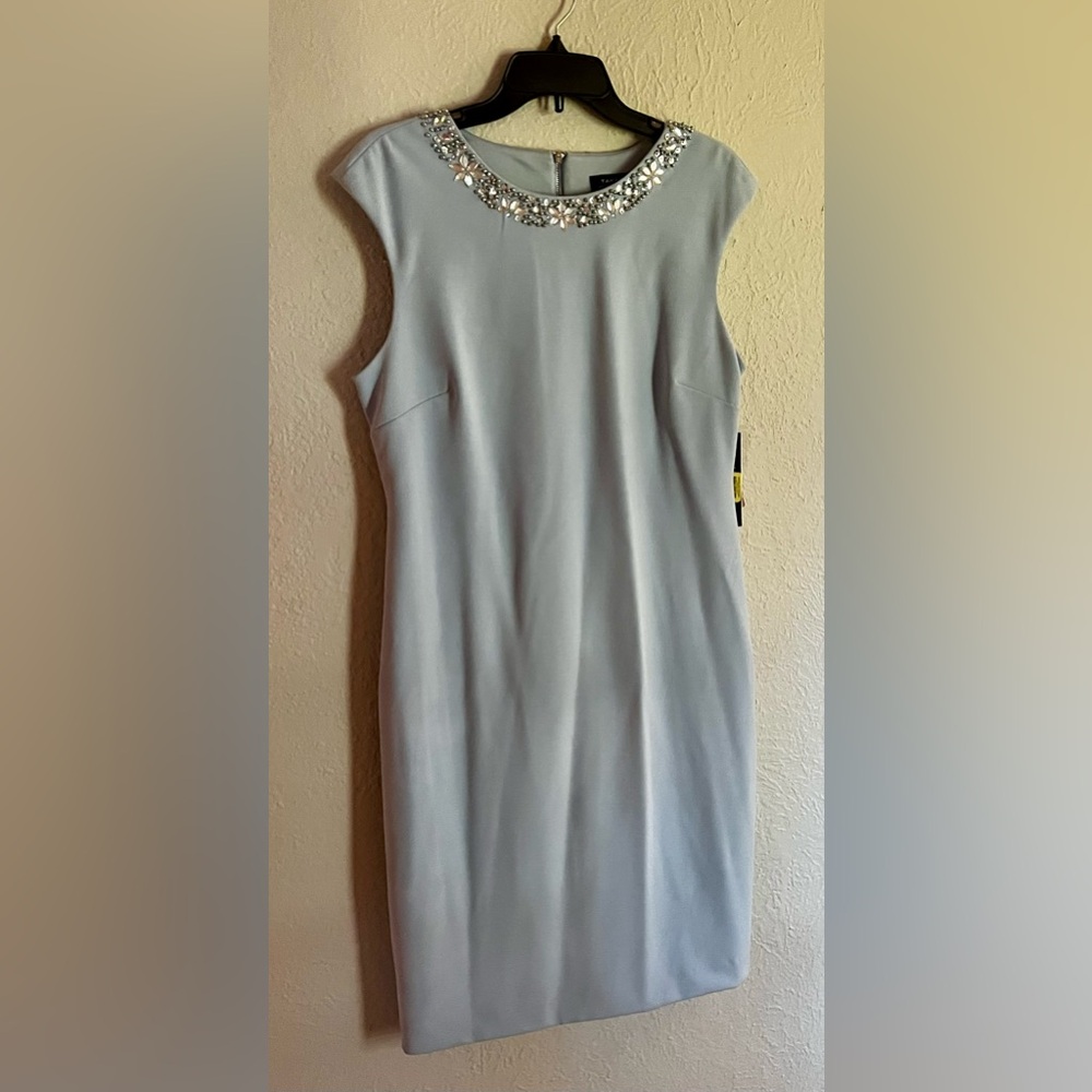 Elegant Sleeveless Baby Blue Tahari ASL Dress. NWT size 12